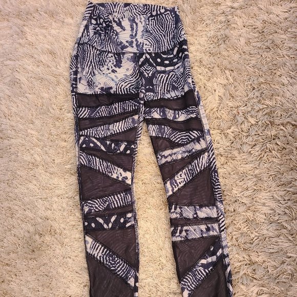 Lululemon Highest Times Pant size 4 - Picture 3 of 5